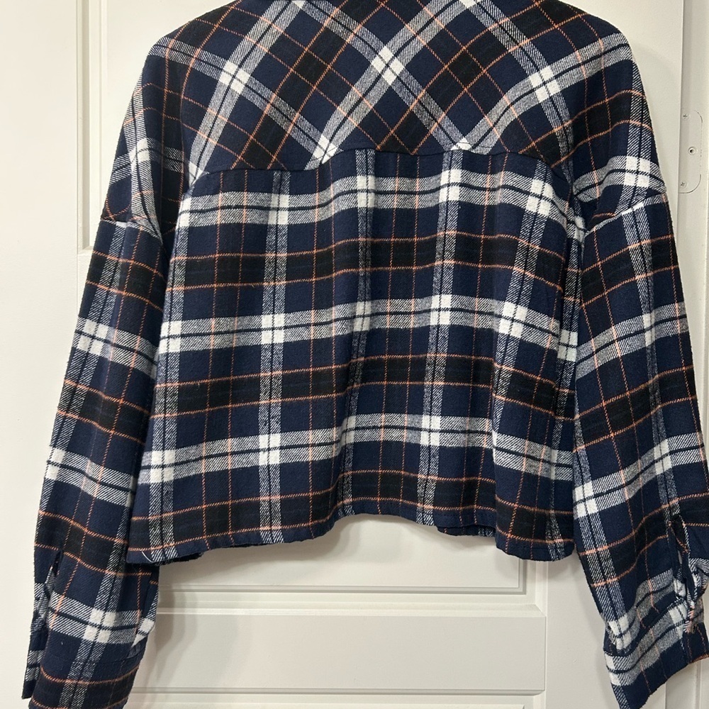 Women’s Size Large Flannel Blue Plaid Cropped Y2K streetwear casual comfy - Picture 2 of 7